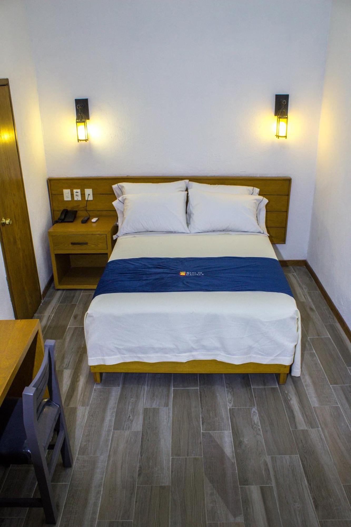 Real De Castilla Hotel 3*