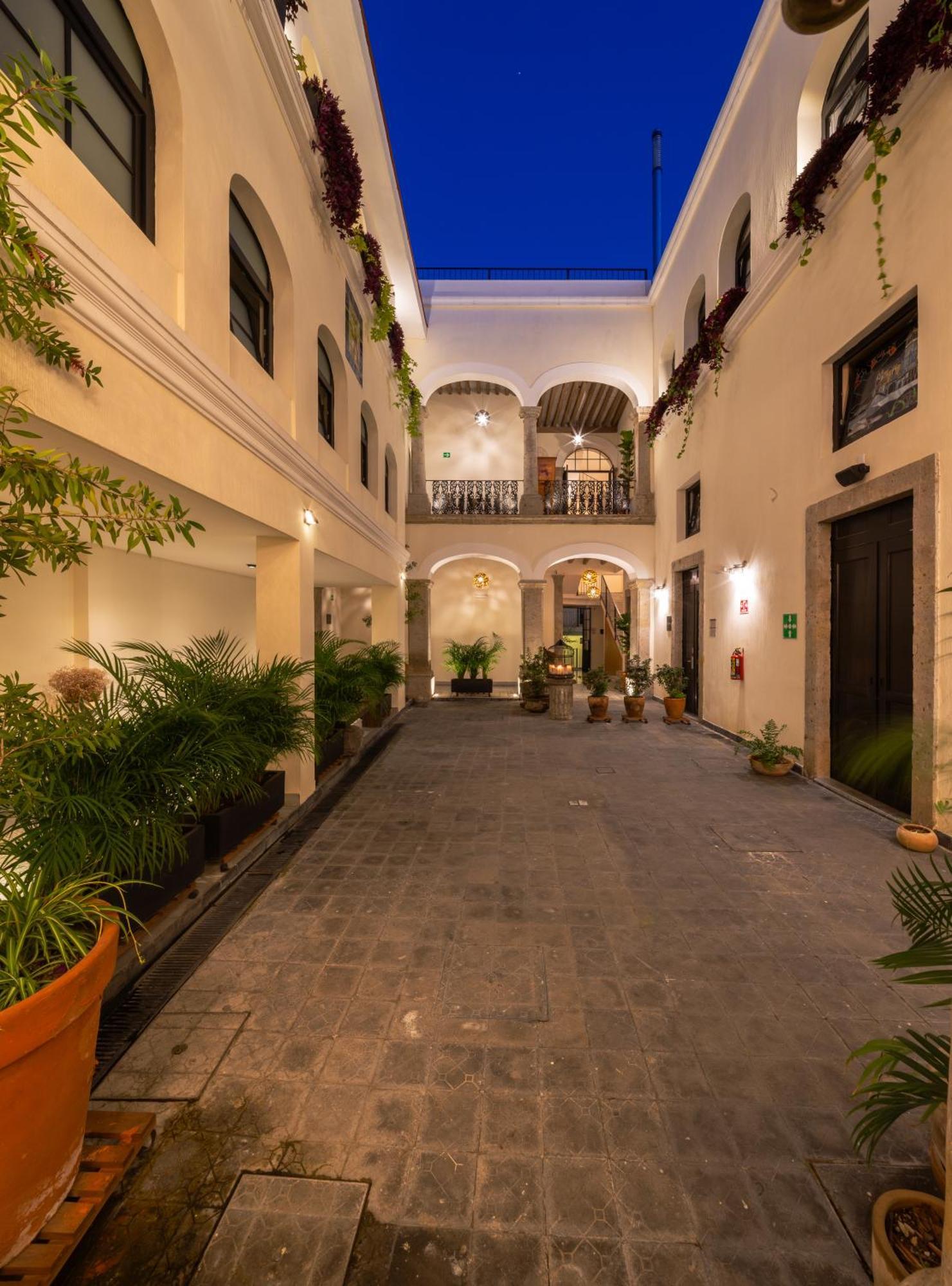 Palpatio Hotel