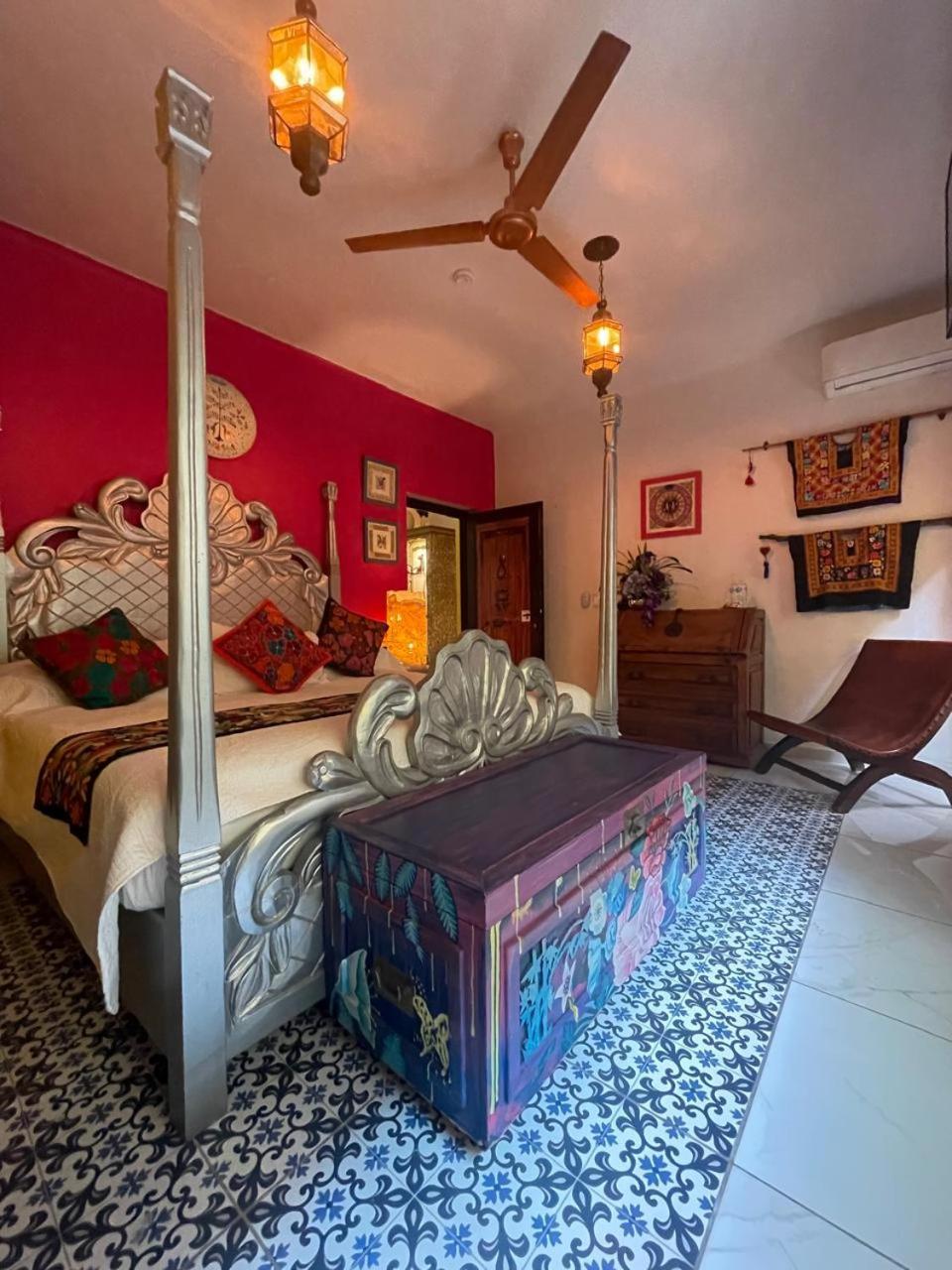 Eklectic Boutique 3*