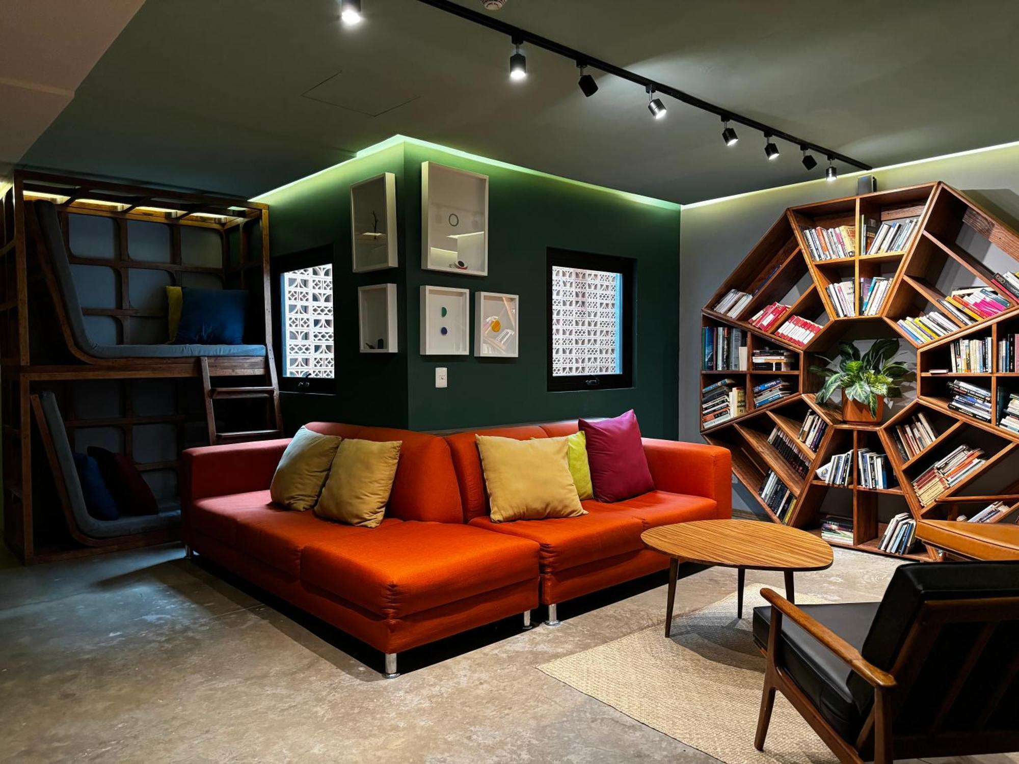 Ola Chapultepec Hotel 4*