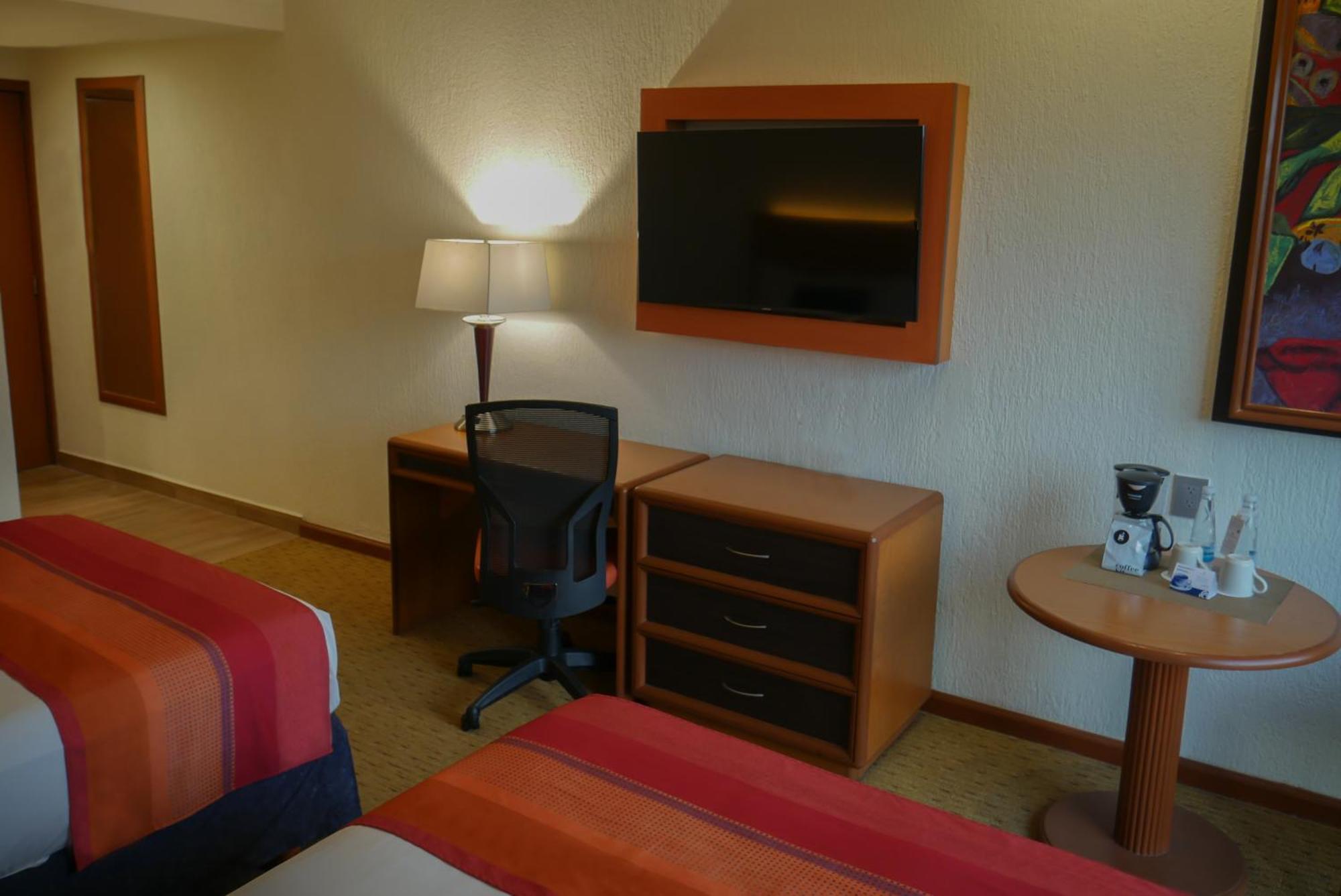 Hotel Plaza Expo 4*