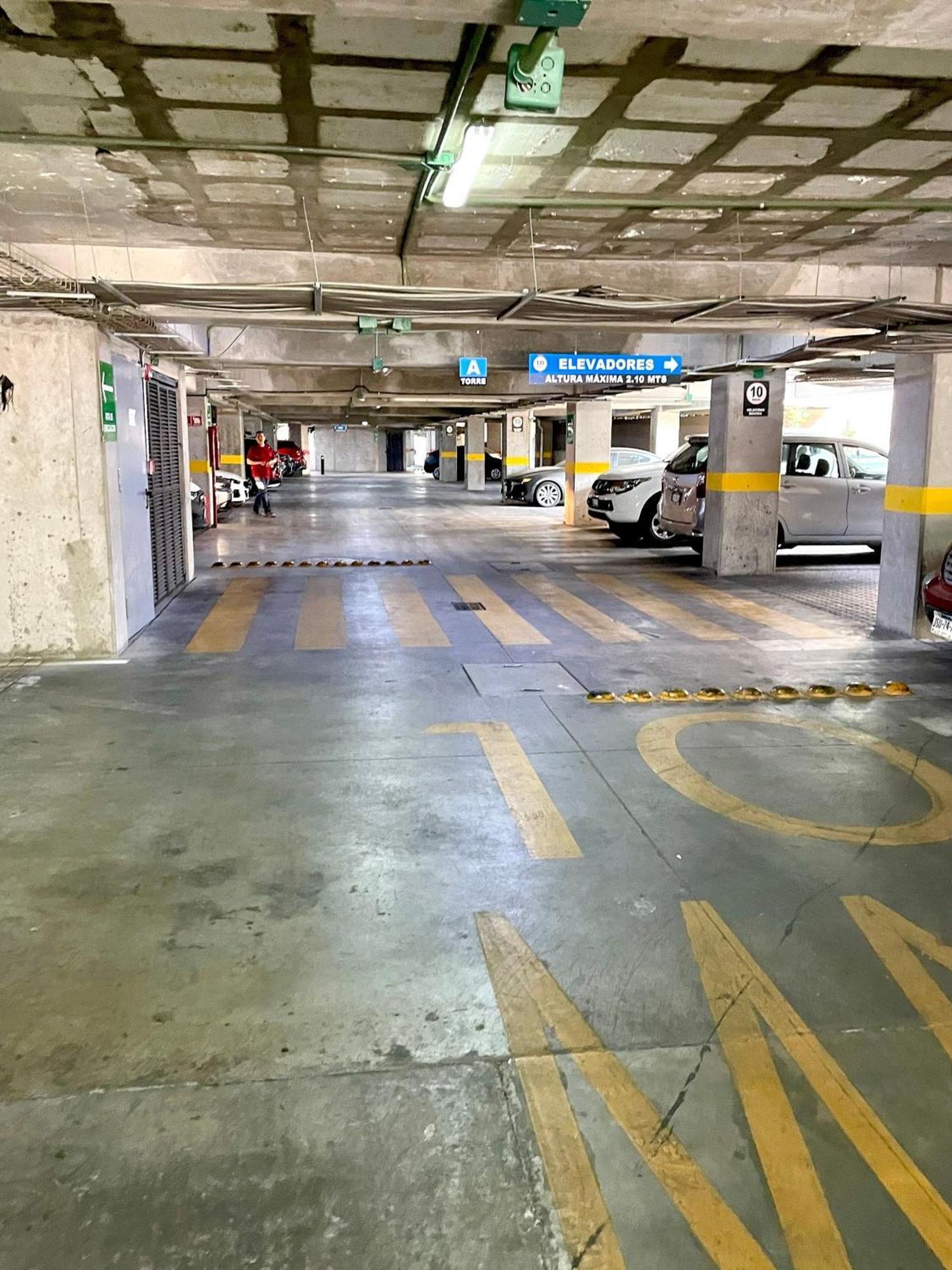 Apartamento Nuevo, Zona Chapultepec, Preciosa Vista, Piso 19 Guadalajara