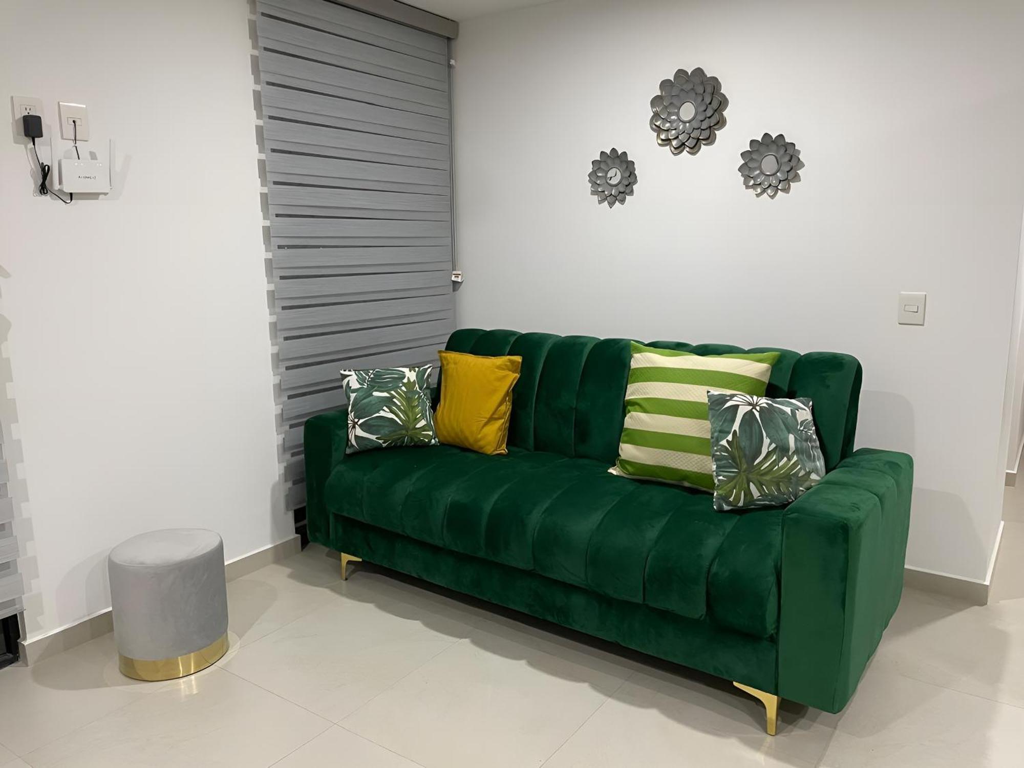Apartamento Depa Familiar Centrico Gdl Con Estacionamiento