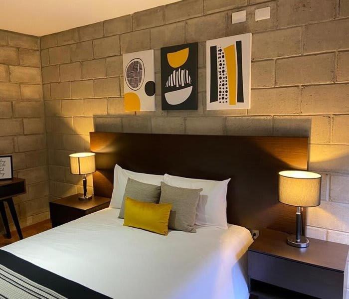 Designer Loft W Gym Coworking 2bd Apartment