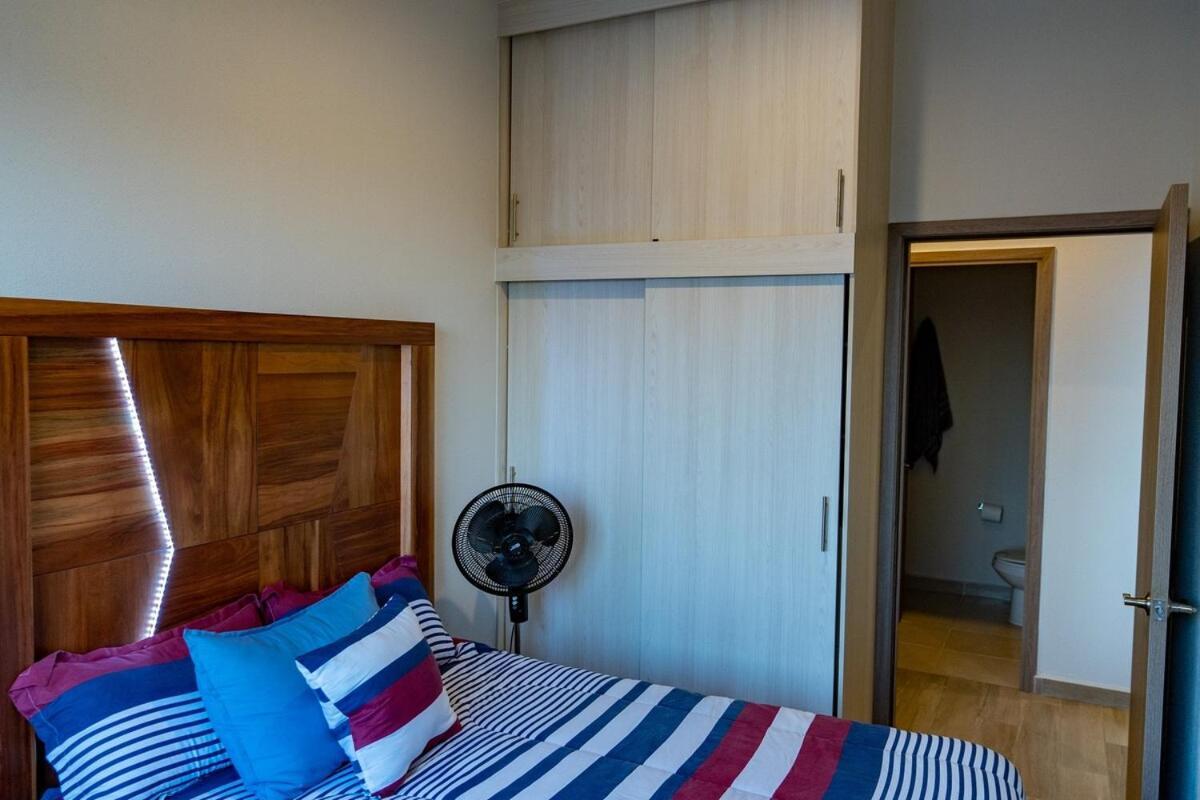 Modern 12th-floor Penthouse W 2 Balconies & Views Apartment Guadalajara