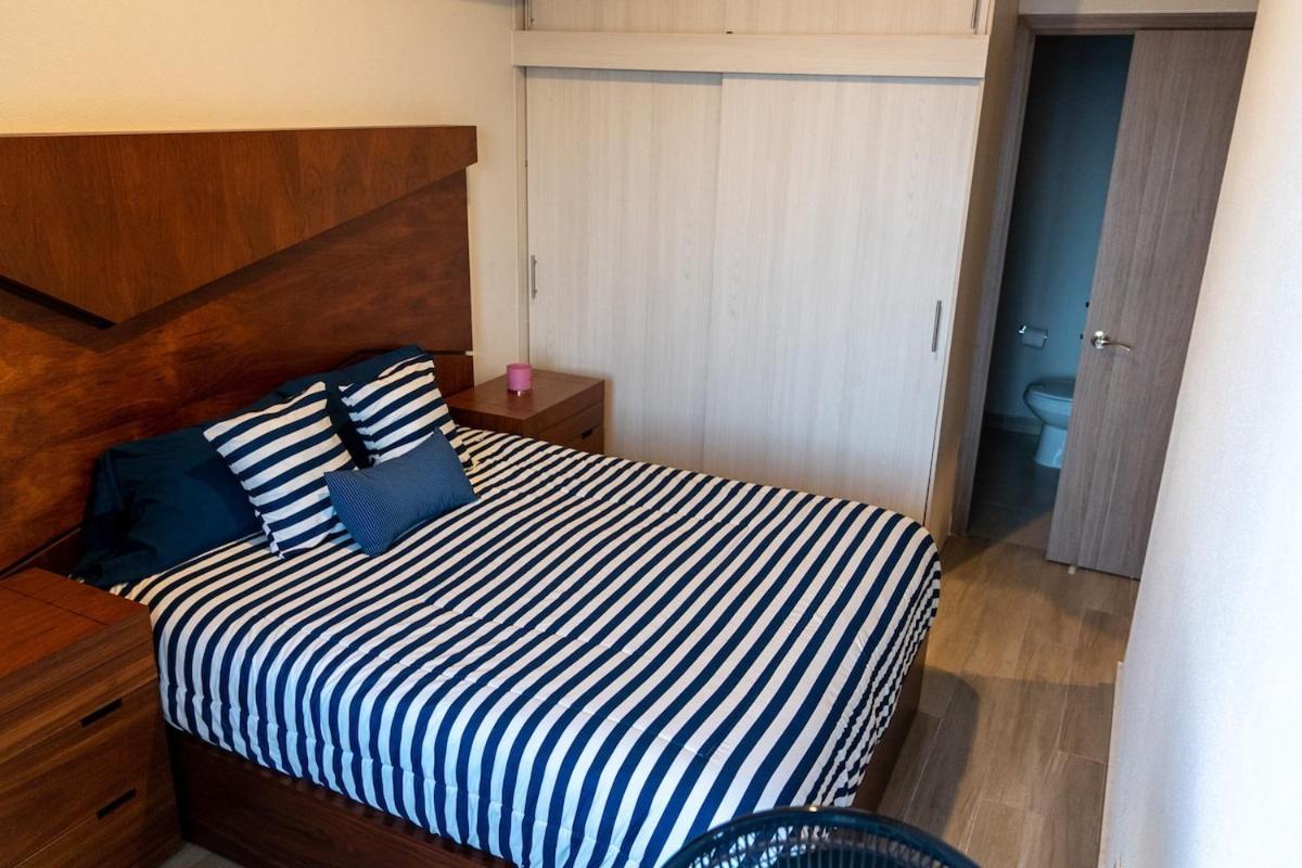 Modern 12th-floor Penthouse W 2 Balconies & Views * Guadalajara