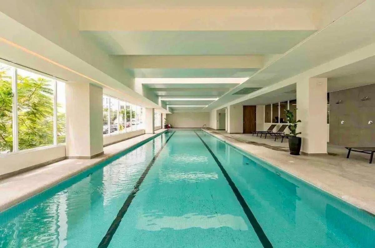 Modern 12th-floor Penthouse W 2 Balconies & Views Apartment Guadalajara