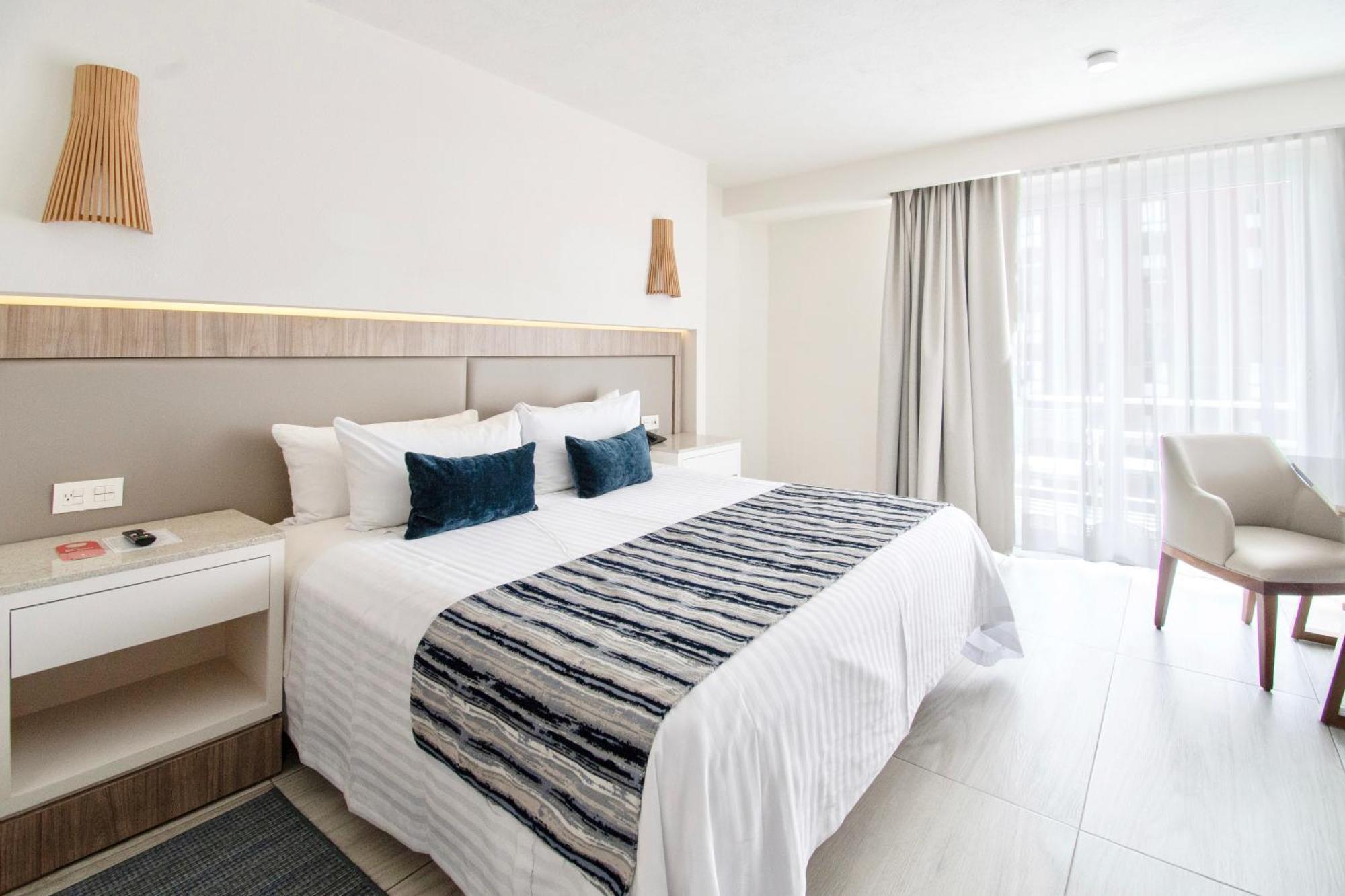 Hotel Velvet Plaza