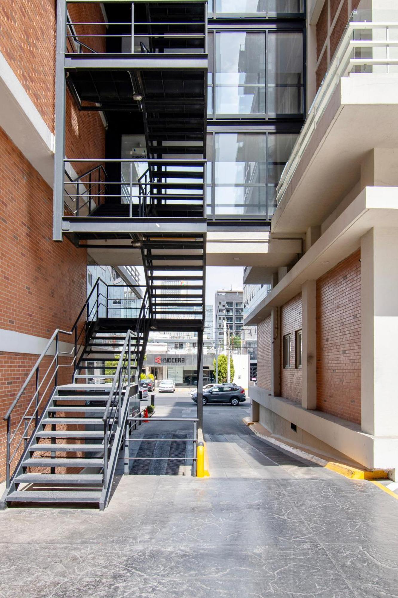 Velvet Plaza 4*
