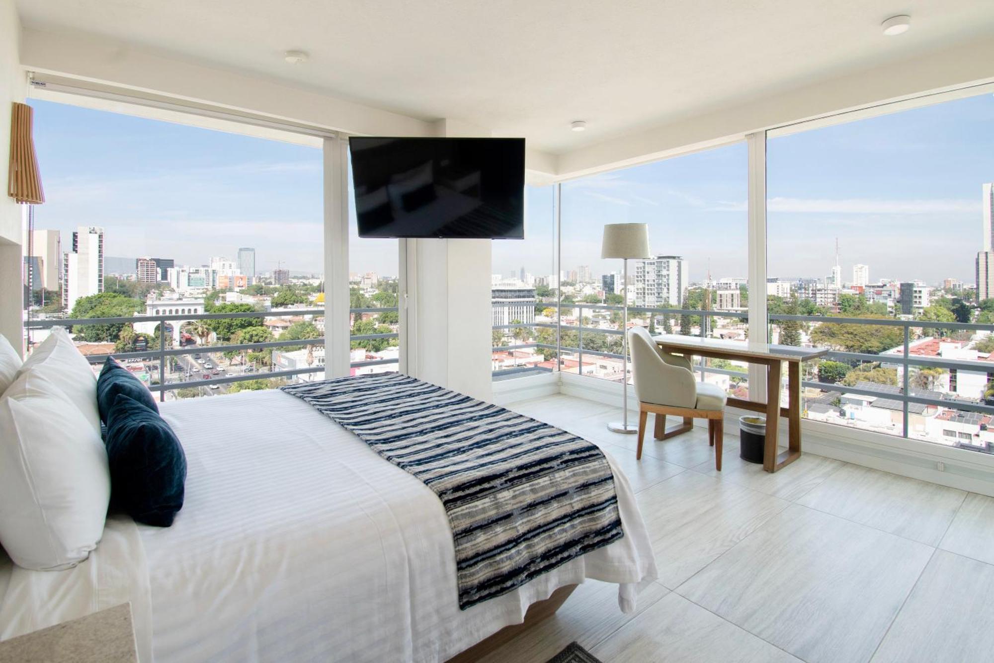 Velvet Plaza Hotel 4*
