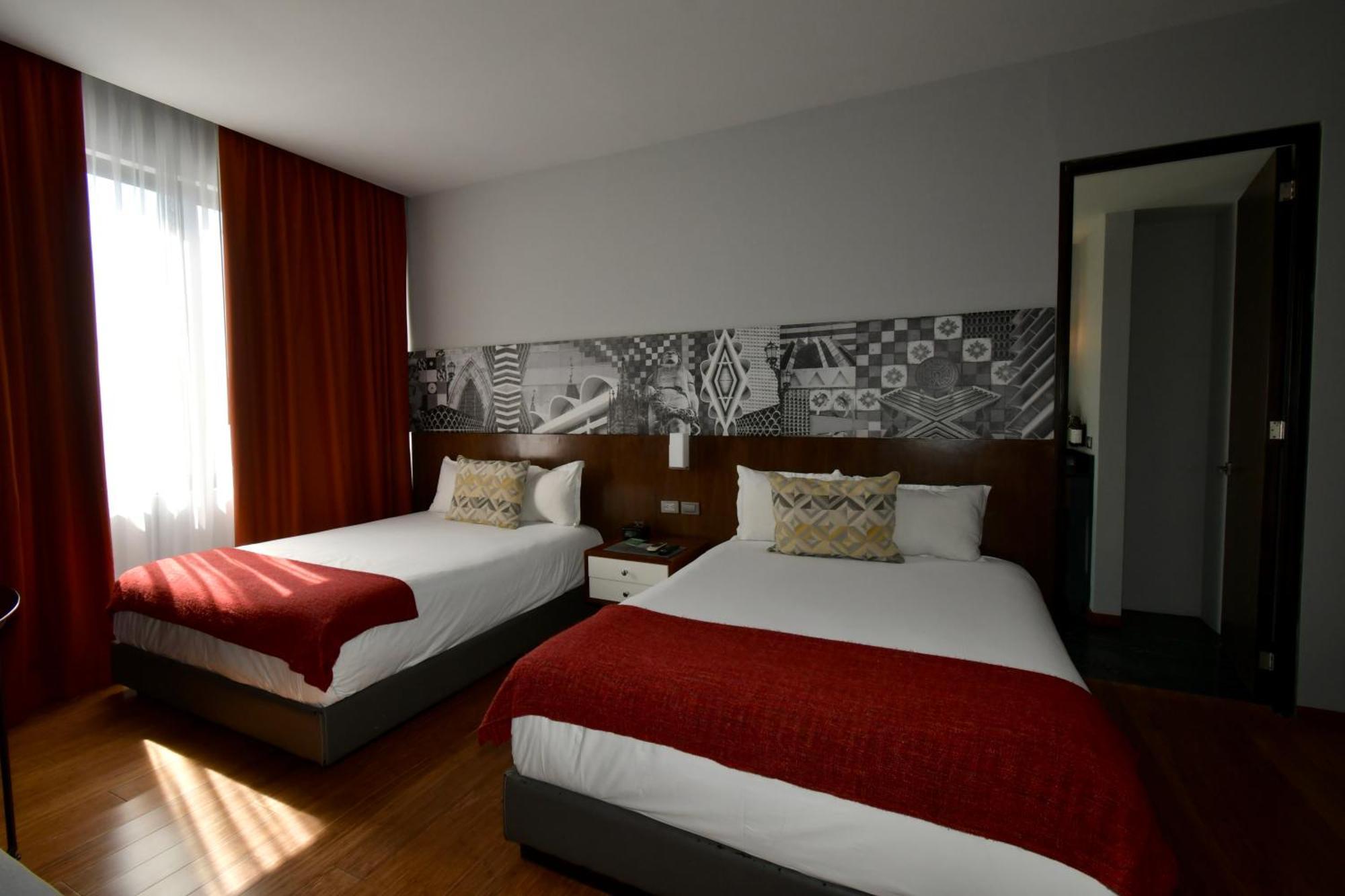 Hotel It Cas Consulado 4*