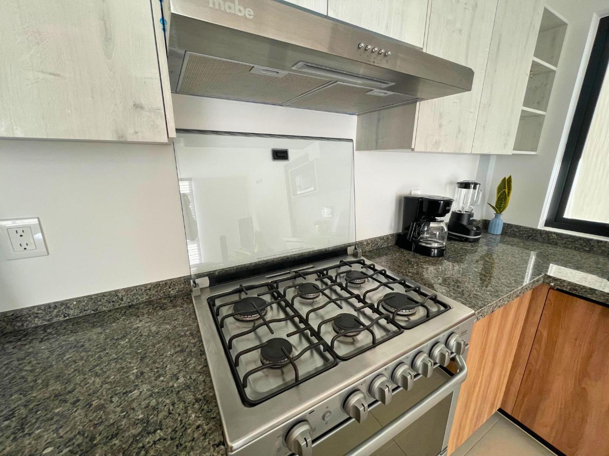 Apartamento Depa Familiar Centrico Gdl Con Estacionamiento *