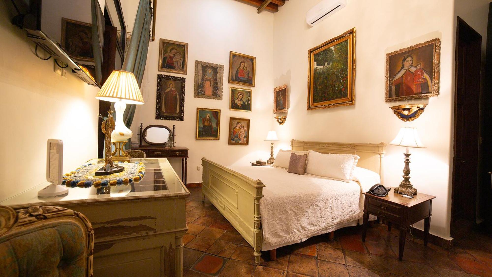 Casa Pedro Loza Hotel