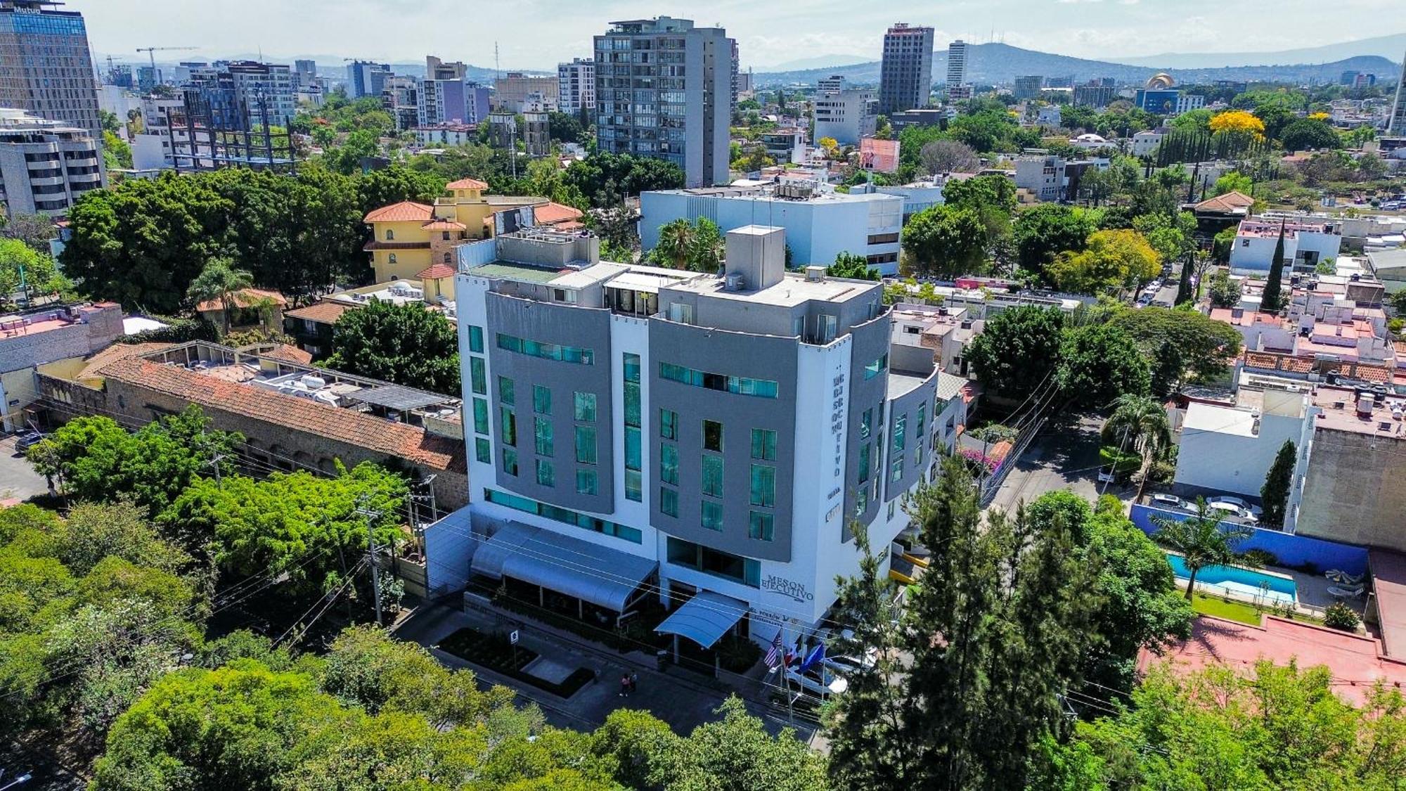Meson Ejecutivo Minerva - Av Mexico