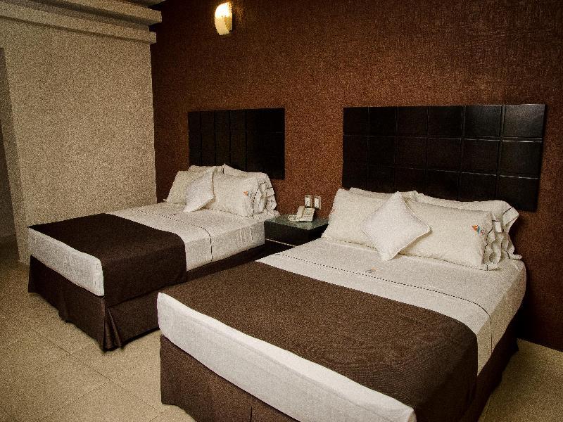Hotel Portonovo Plaza Centro 3*