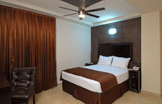 Hotel Portonovo Plaza Centro 3*