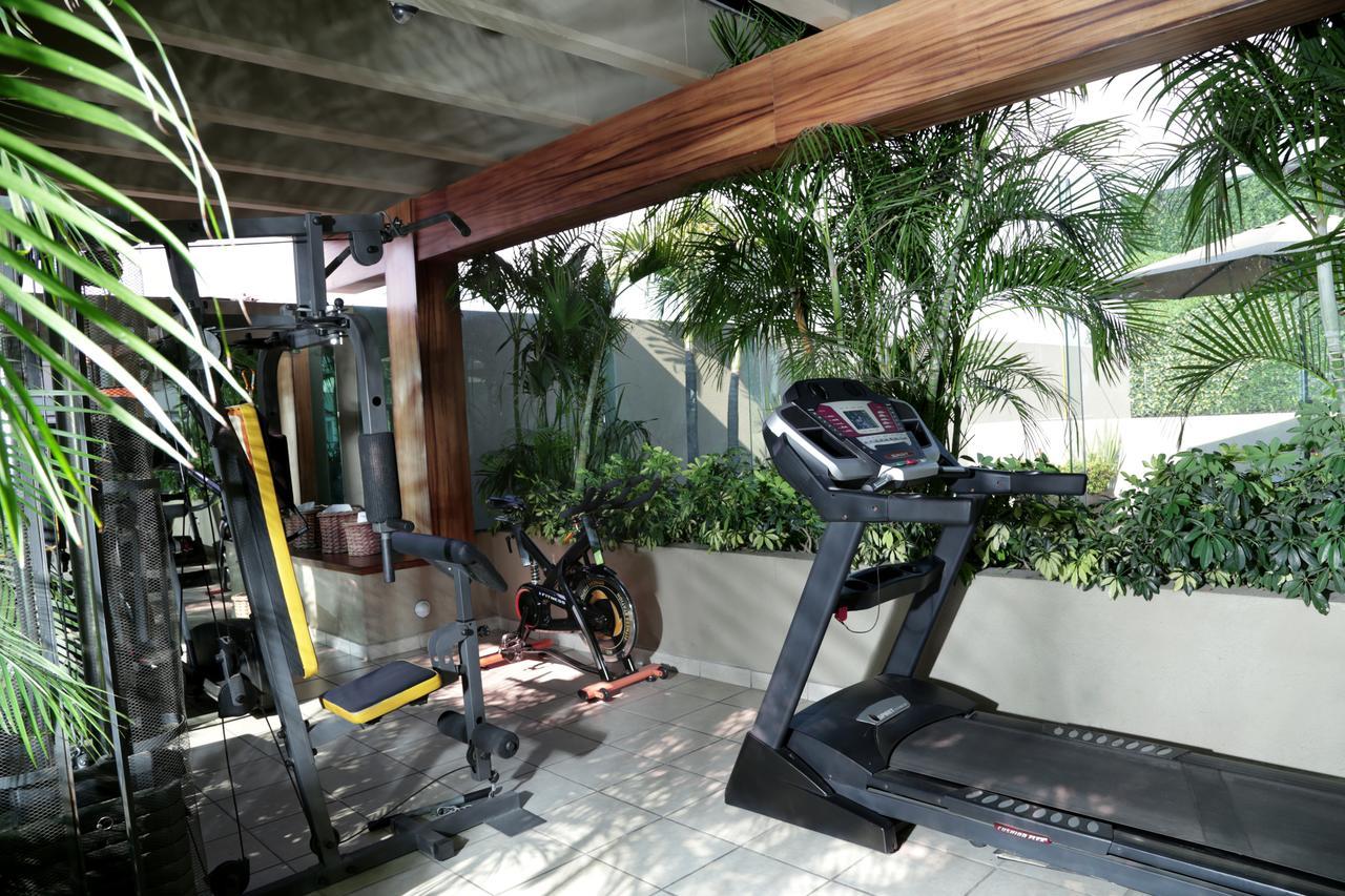 Meson Ejecutivo Minerva - Av Mexico 4*