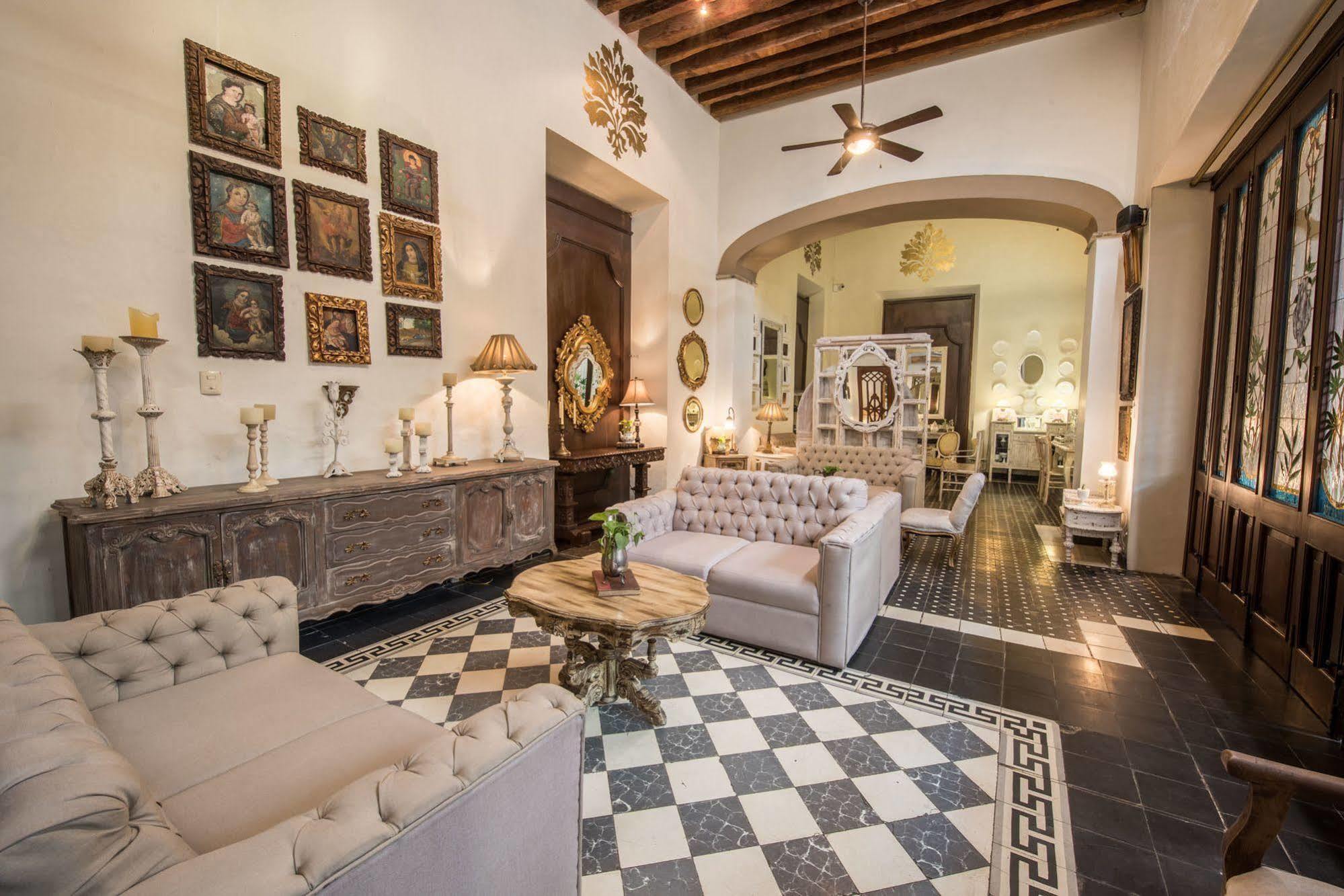 Casa Pedro Loza Hotel 4*