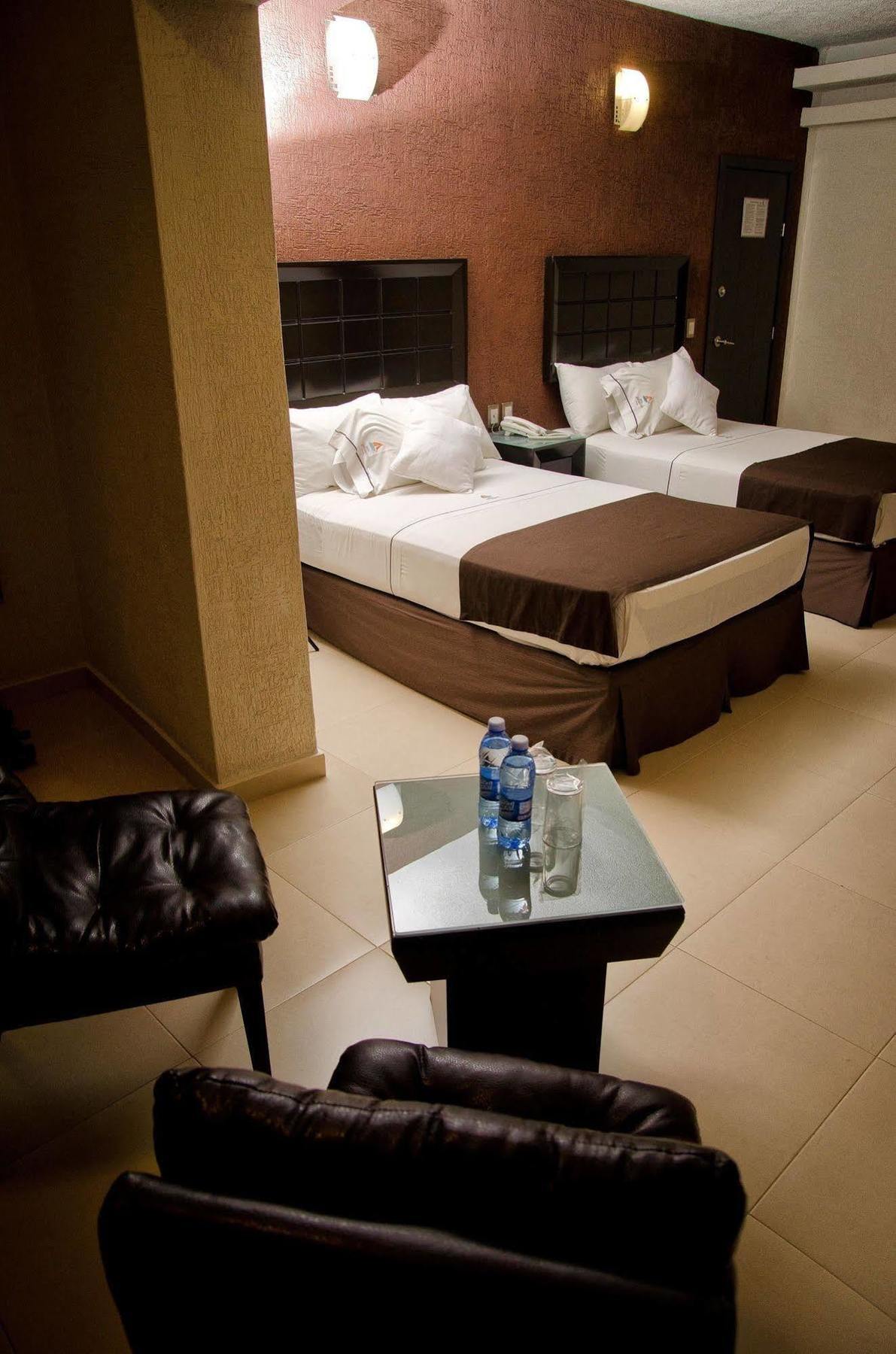 Portonovo Plaza Centro 3* Guadalajara