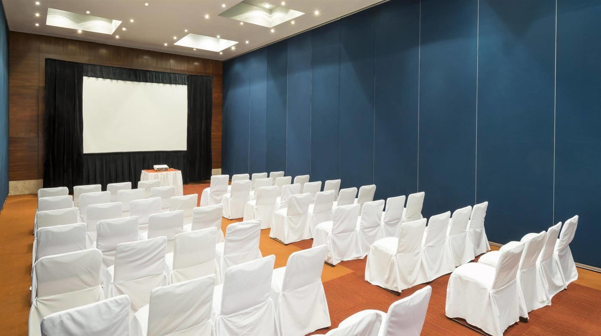 Hotel Real Expo 4*