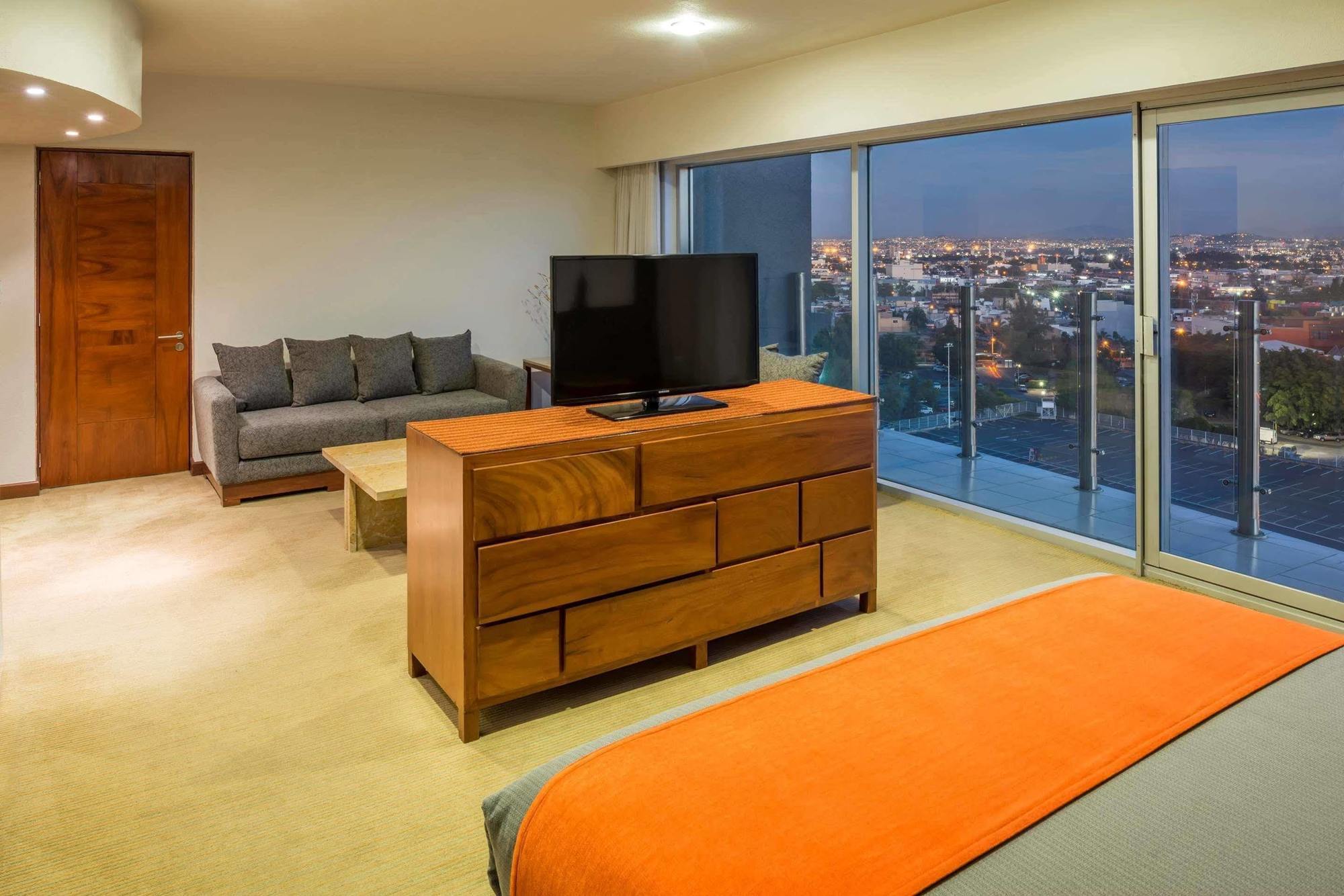 Real Expo Hotel