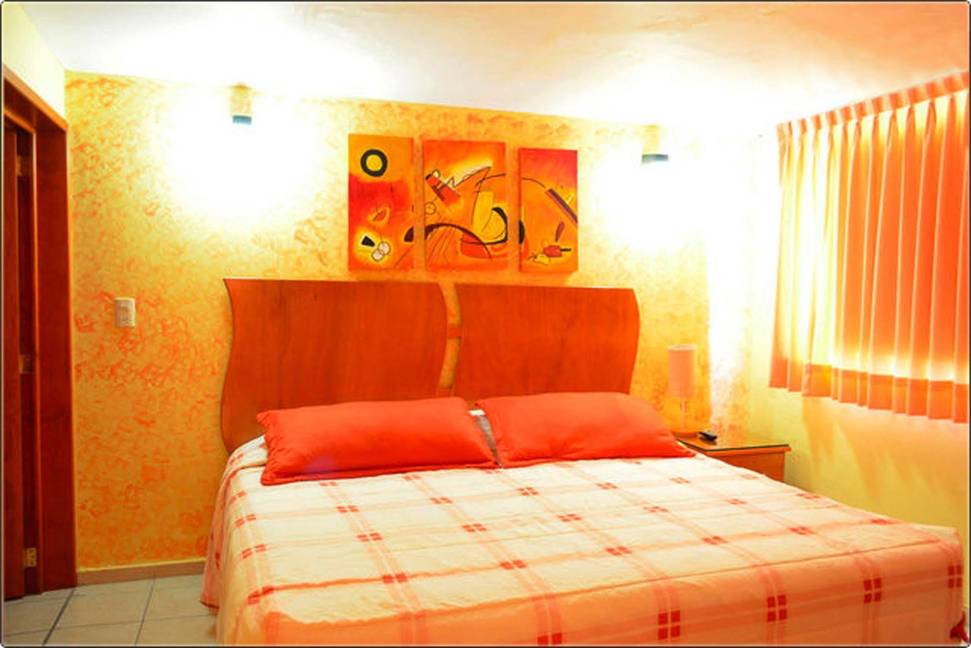 Residencia Los Angeles Bed & Breakfast