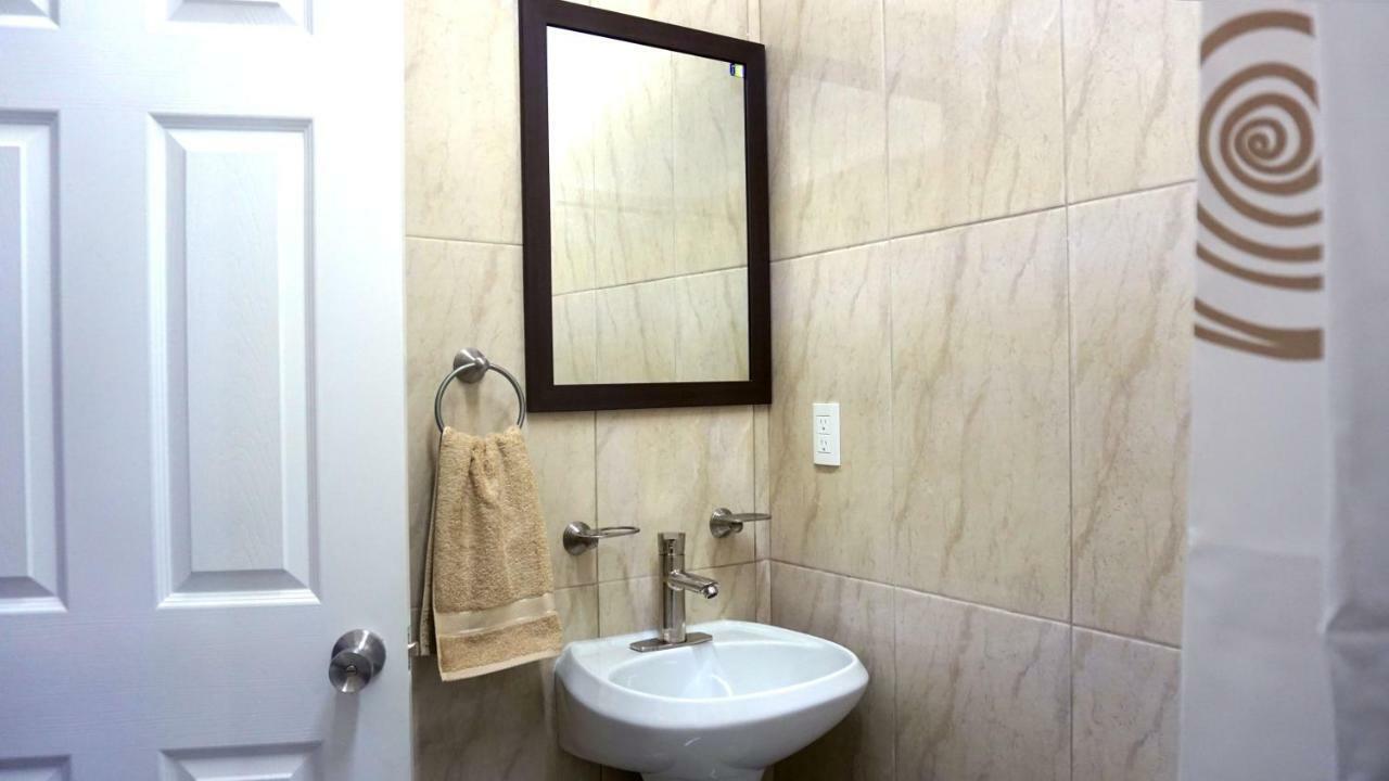 Casa De Los Vitrales Homestay