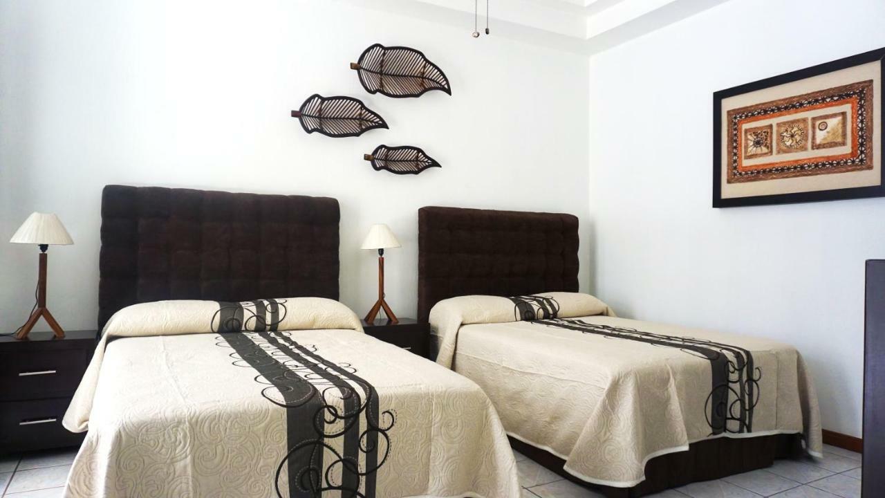 Homestay Casa De Los Vitrales *