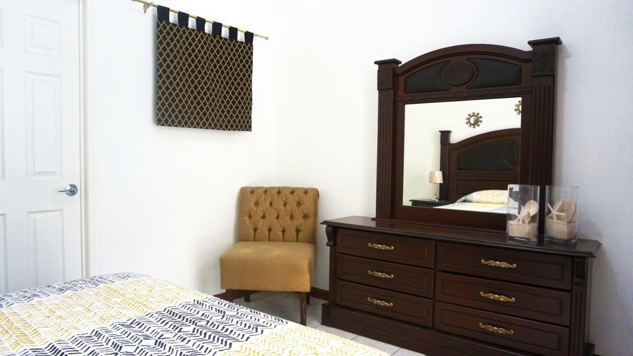 Casa De Los Vitrales Homestay