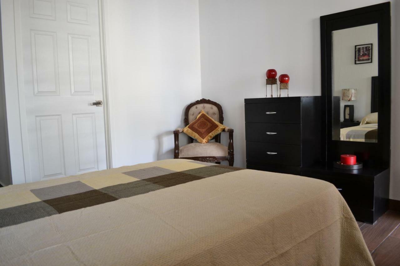 Homestay Casa De Los Vitrales *