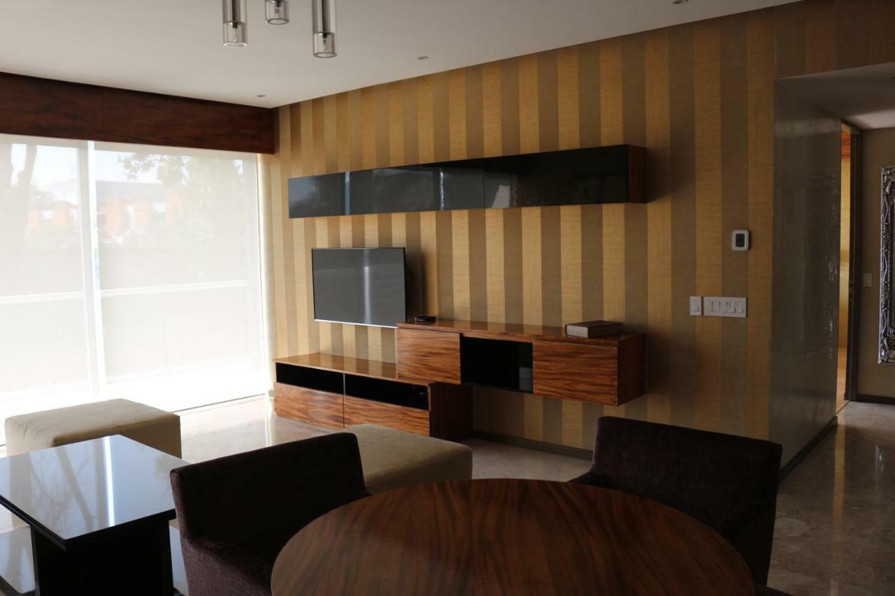 Central Park Apartment *