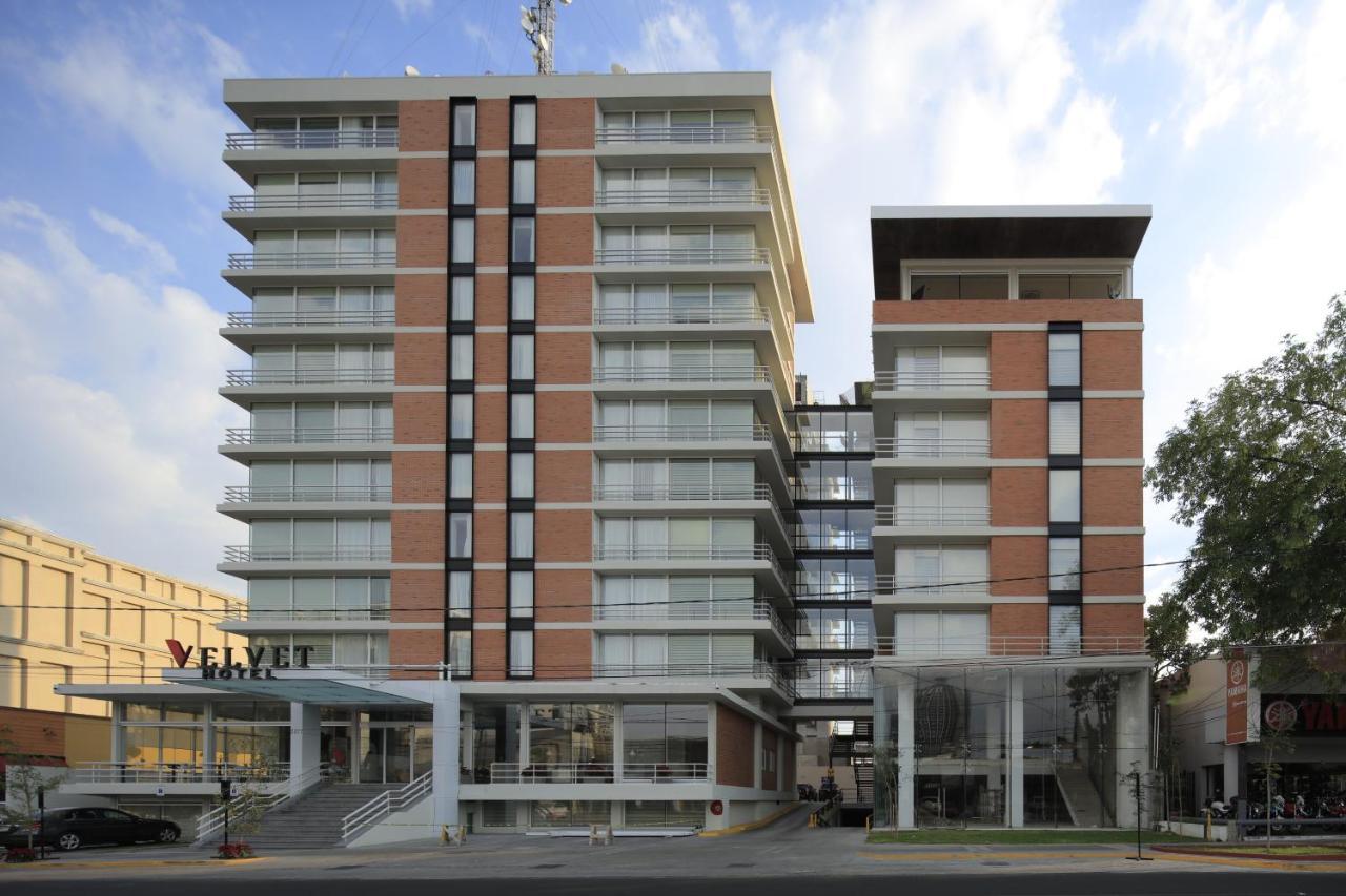 Hotel Velvet Plaza 4*