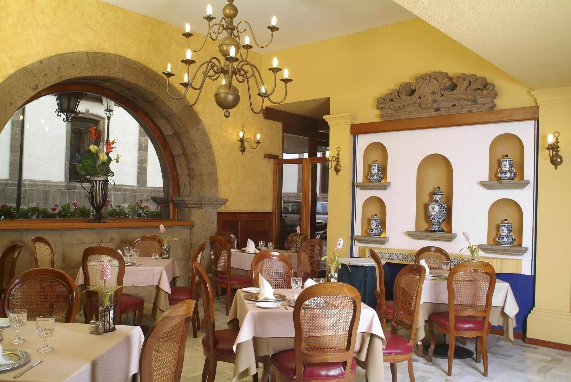 Hotel De Mendoza 4*
