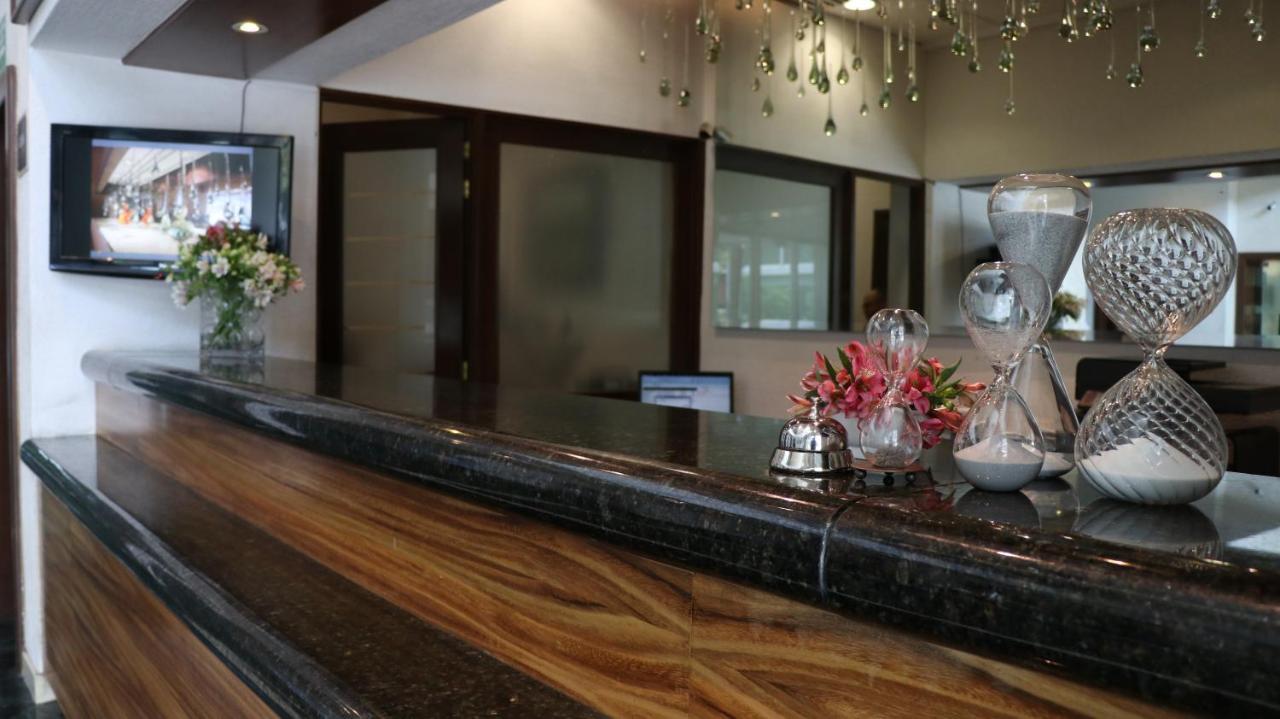 Meson Ejecutivo Minerva - Av Mexico Hotel 4*