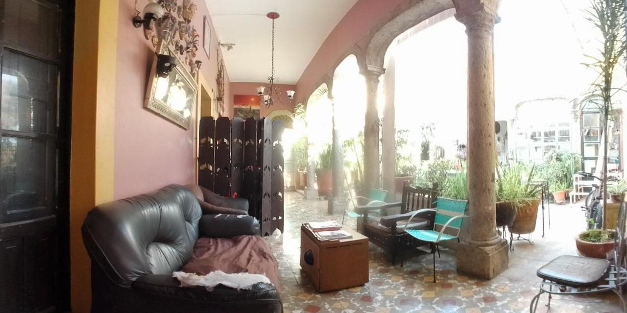 Casa De Huespedes Libertad * Guadalajara