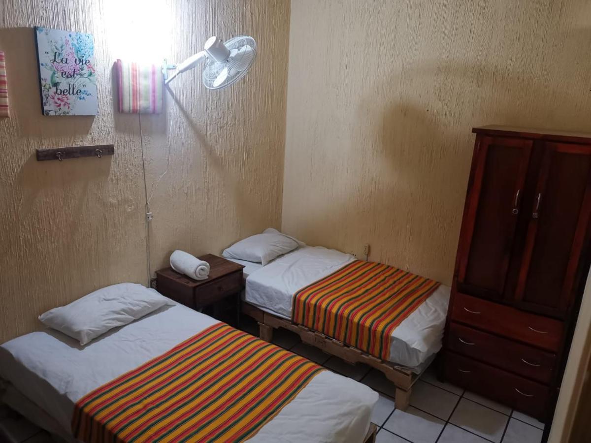 Guest house Hostal Guadalajara