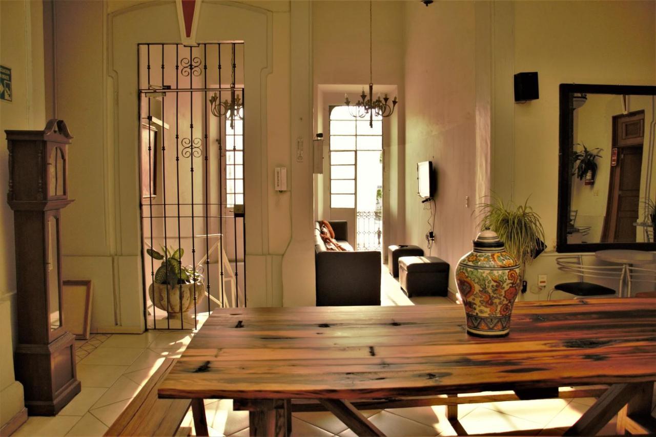 Lit Hostel