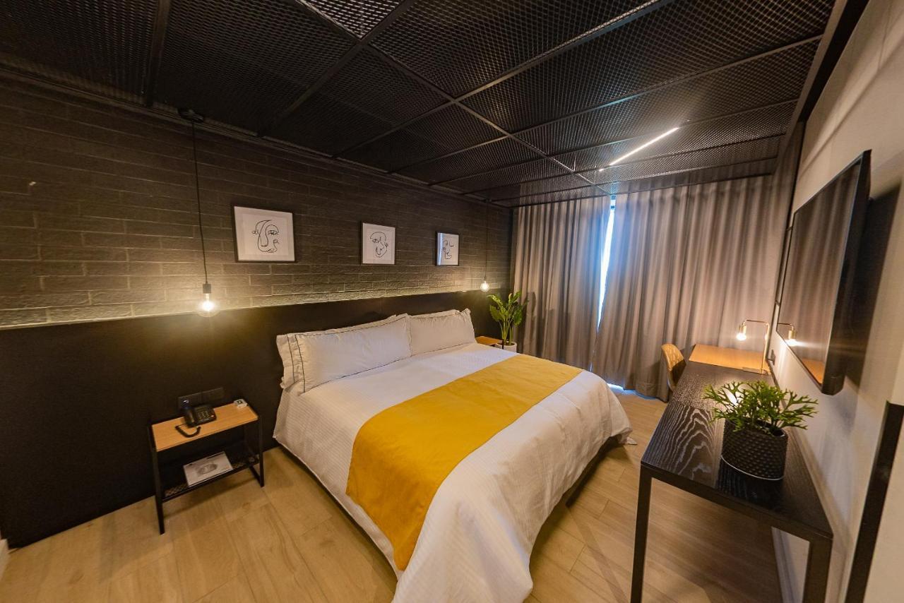 Fulton Business Luxury