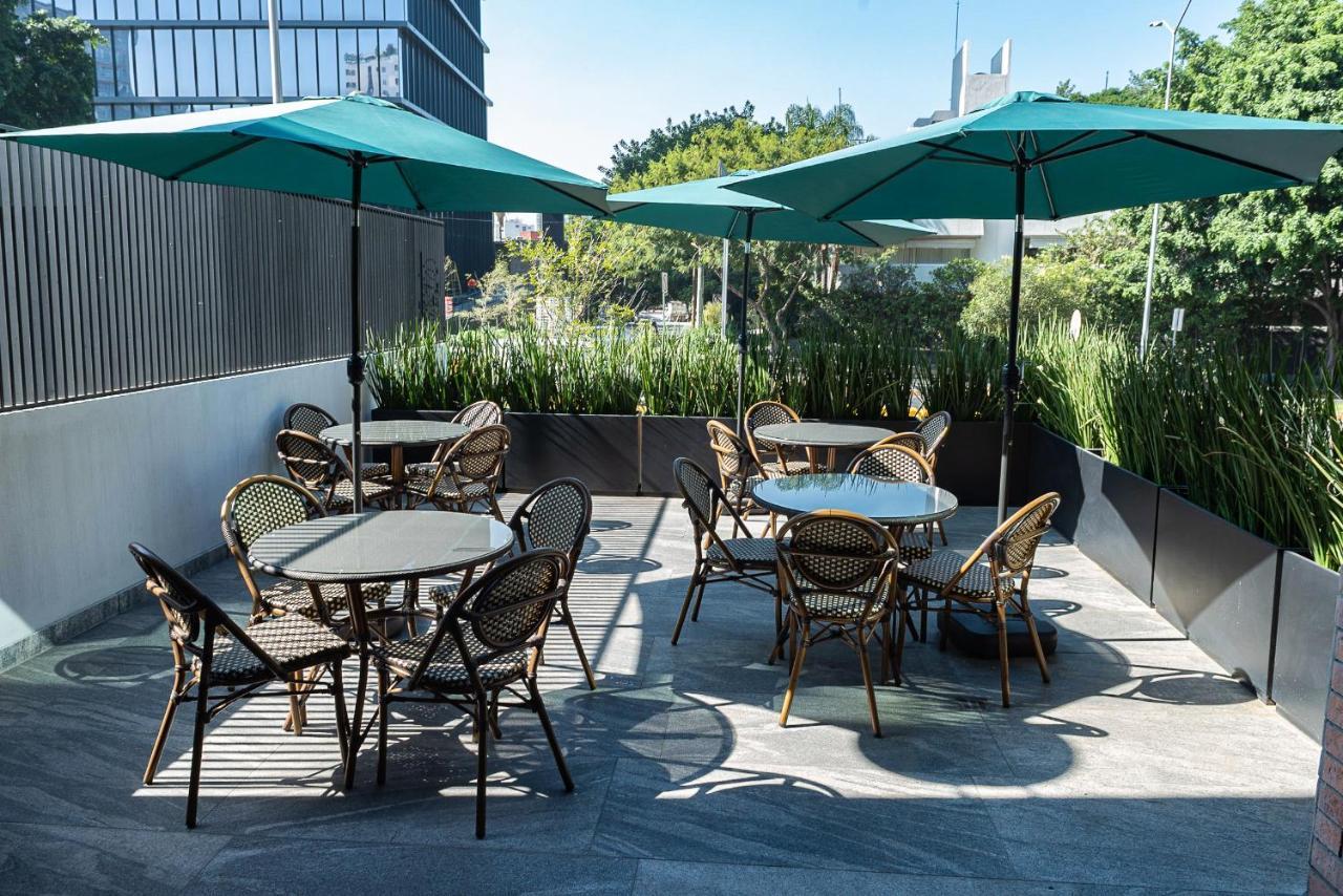 Fulton Business Luxury Hotel 4*