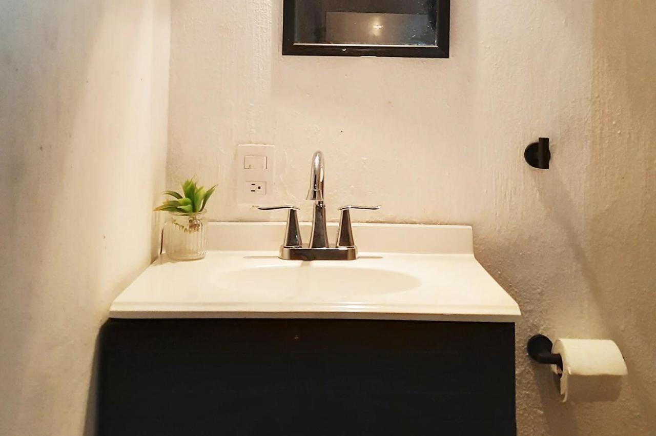 Luxury Bugambilias Lukasa Home, Alberca & Airhockey Holiday home *