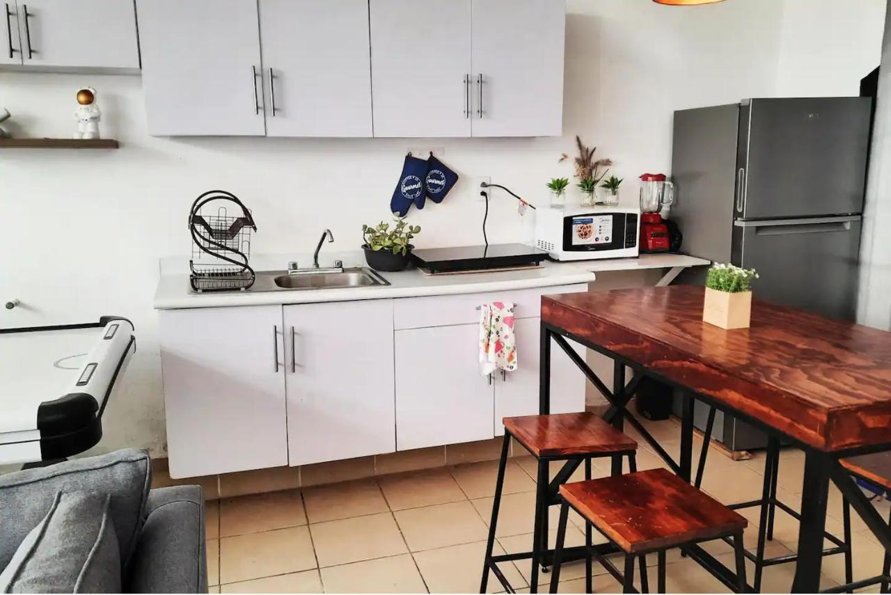 Luxury Bugambilias Lukasa Home, Alberca & Airhockey Holiday home *