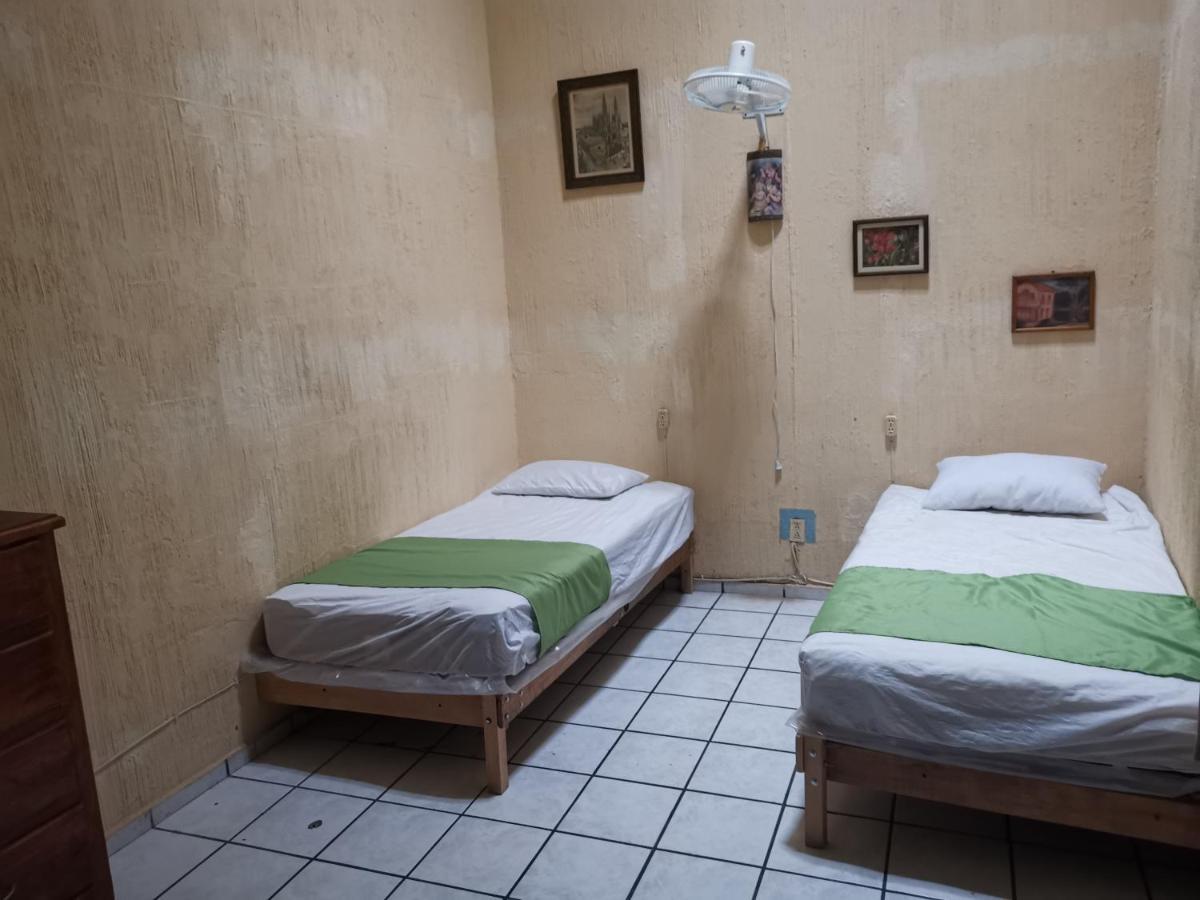 Hostal Guadalajara Guest house