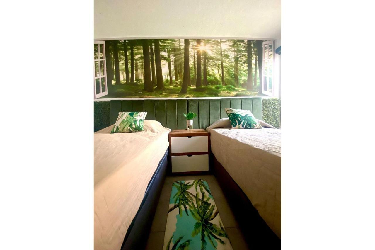 Planta Baja Enorme, Jardin, Parking, Hasta 11 Pax * Guadalajara