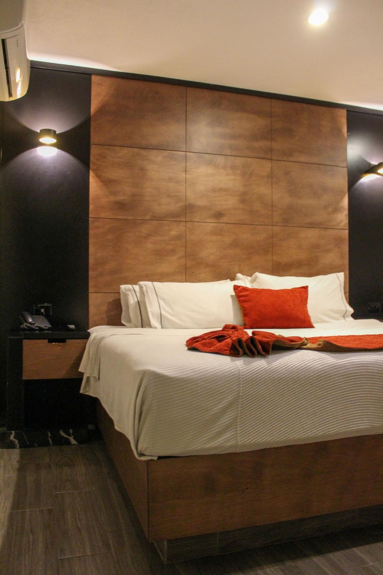 Dali Plaza Ejecutivo Hotel