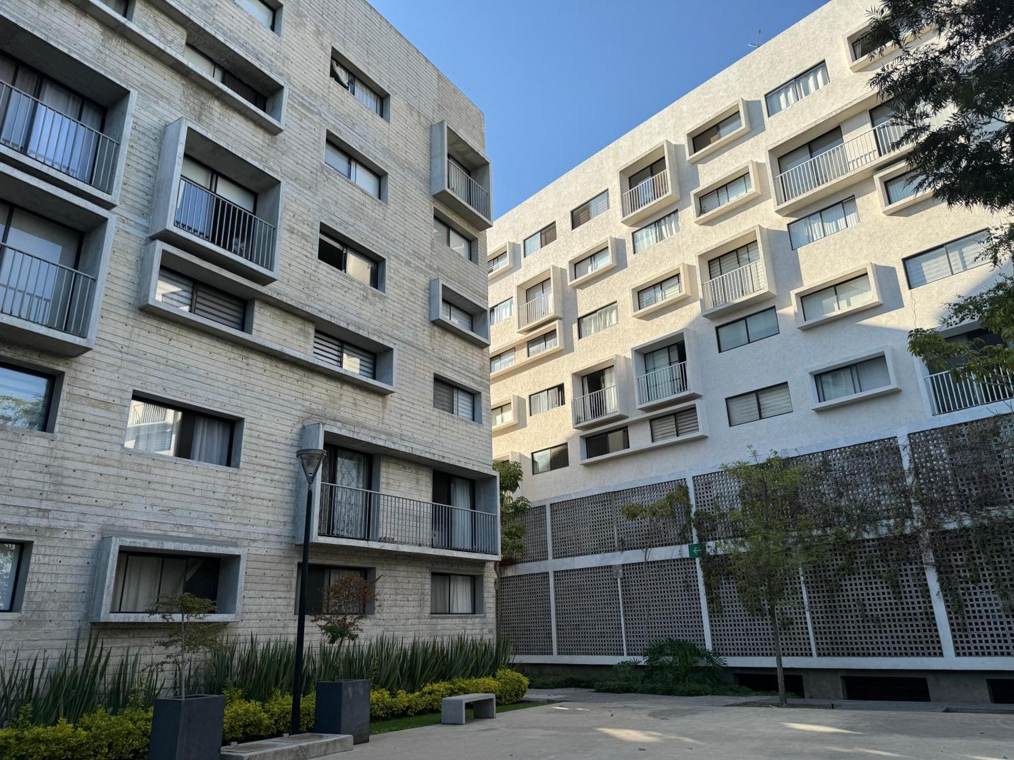 Tranquilo Y Moderno Dpto En Buena Zona De Gdl Apartment