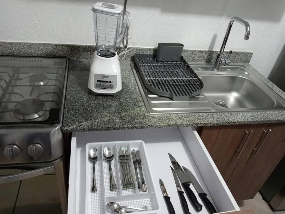 Apartment Tranquilo Y Moderno Dpto En Buena Zona De Gdl *