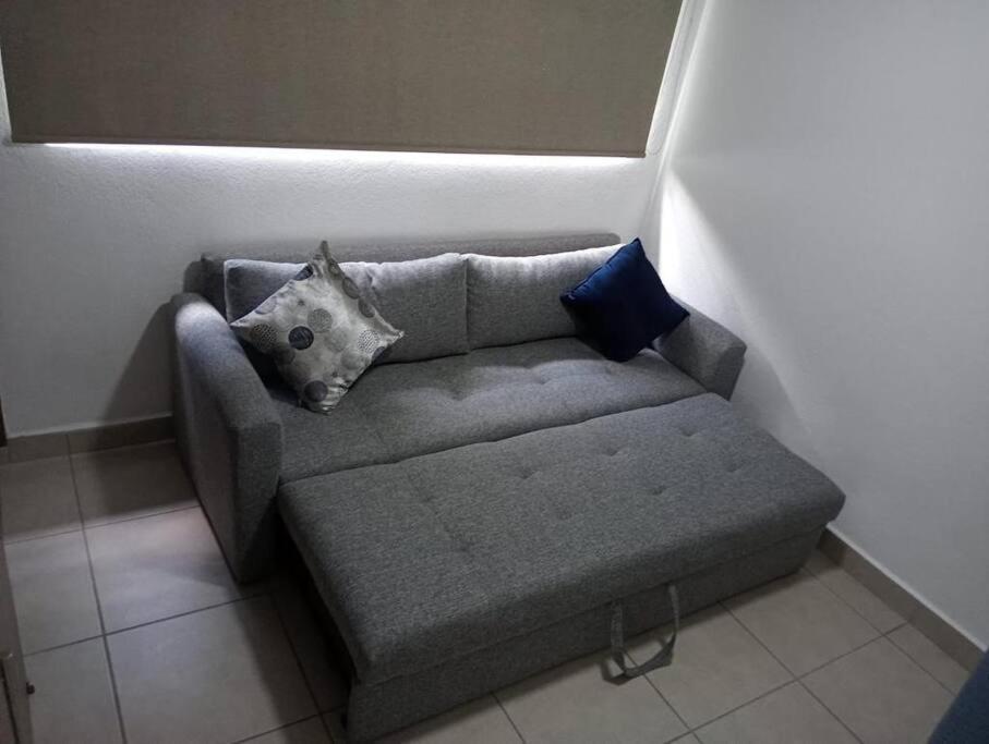 Tranquilo Y Moderno Dpto En Buena Zona De Gdl *