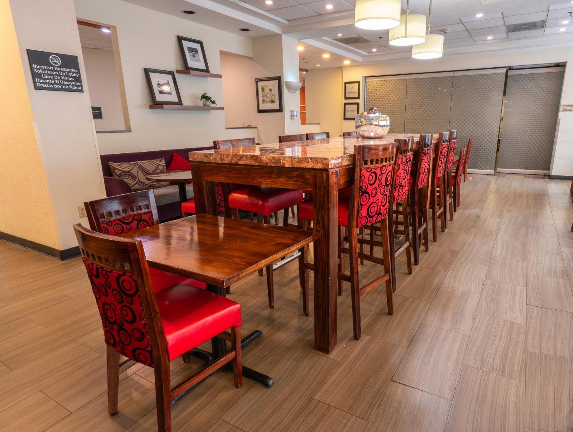 Hampton By Hilton Guadalajara-aeropuerto 3*