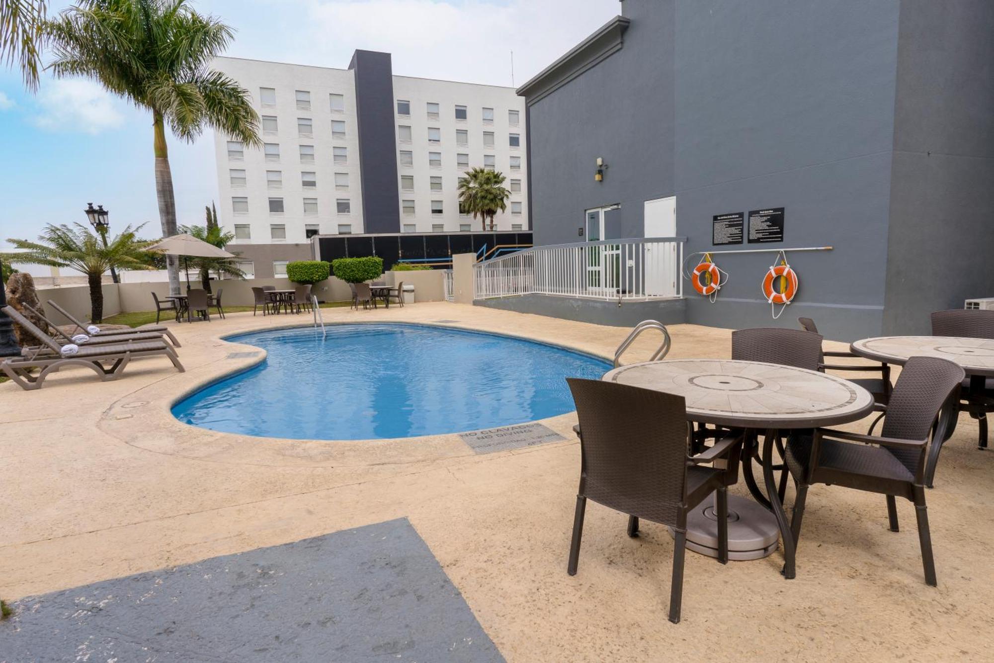 Hampton By Hilton Guadalajara-aeropuerto Hotel 3*