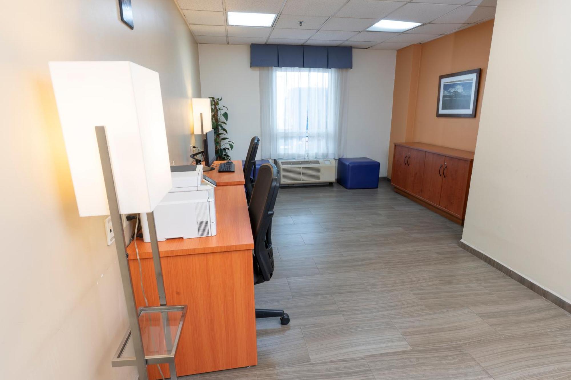 Hotel Hampton By Hilton Guadalajara-aeropuerto